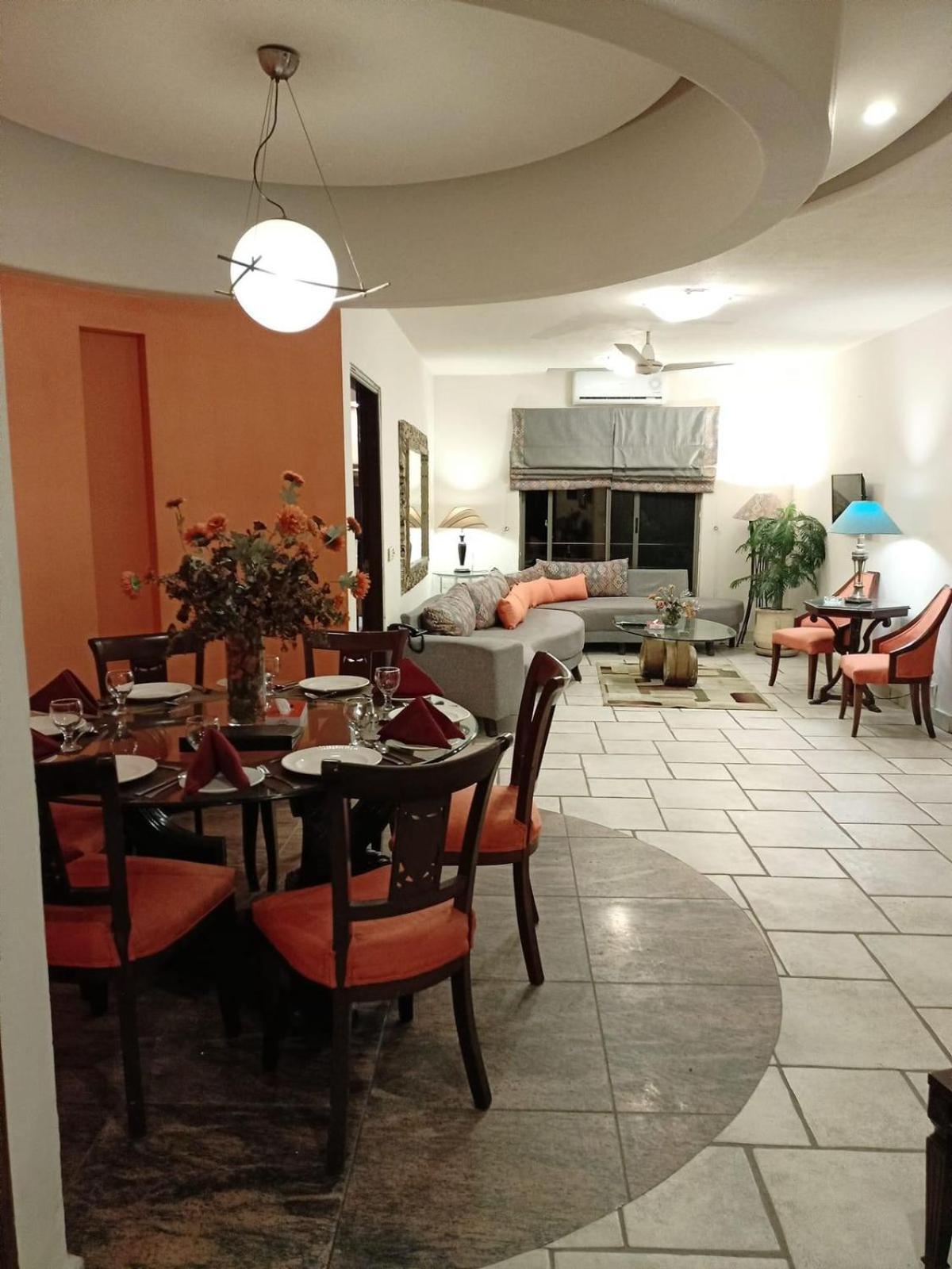 Maisonette Hotel & Apartments Лахор Экстерьер фото