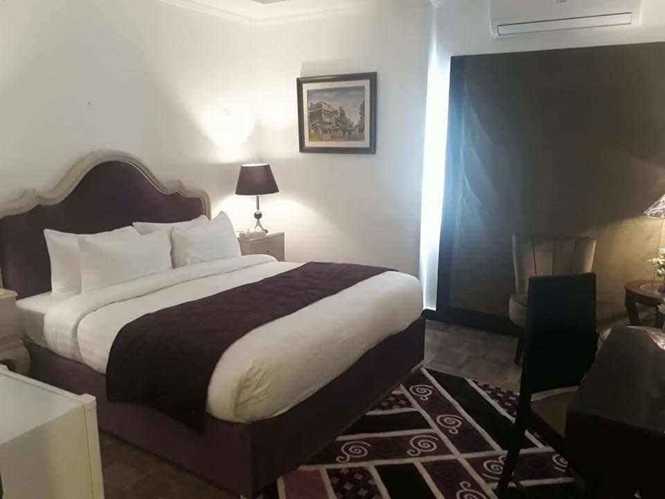 Maisonette Hotel & Apartments Лахор Экстерьер фото