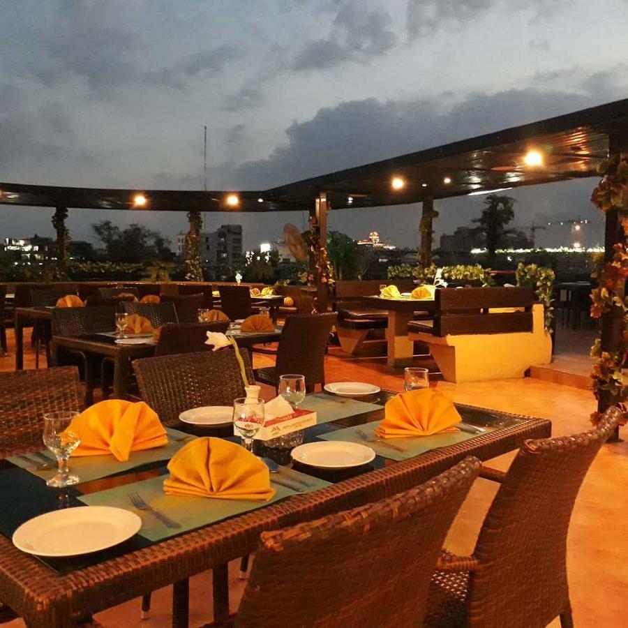 Maisonette Hotel & Apartments Лахор Экстерьер фото