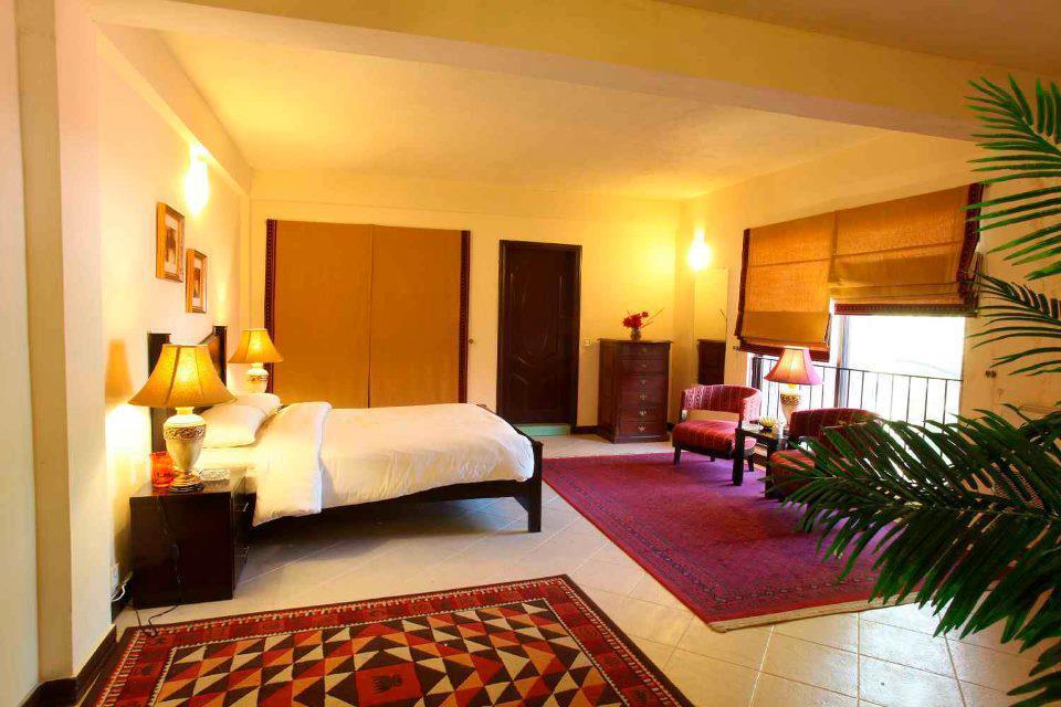 Maisonette Hotel & Apartments Лахор Экстерьер фото