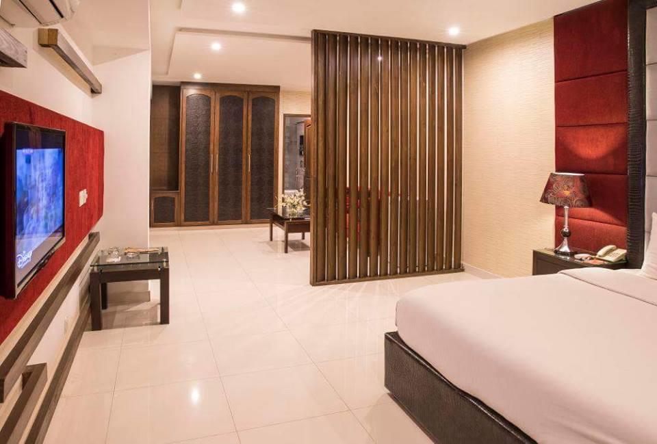 Maisonette Hotel & Apartments Лахор Экстерьер фото