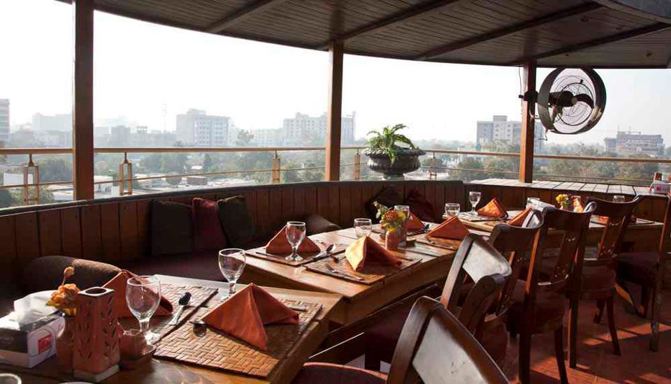 Maisonette Hotel & Apartments Лахор Экстерьер фото